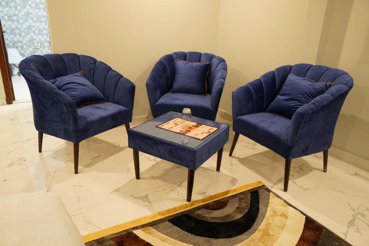 Nueva Hotel Islamabad Bagian luar foto
