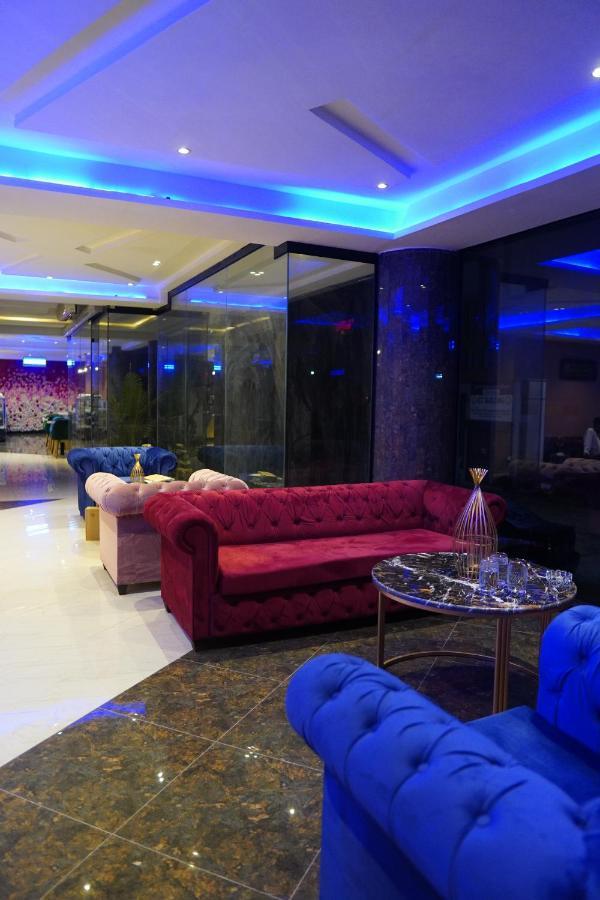 Nueva Hotel Islamabad Bagian luar foto