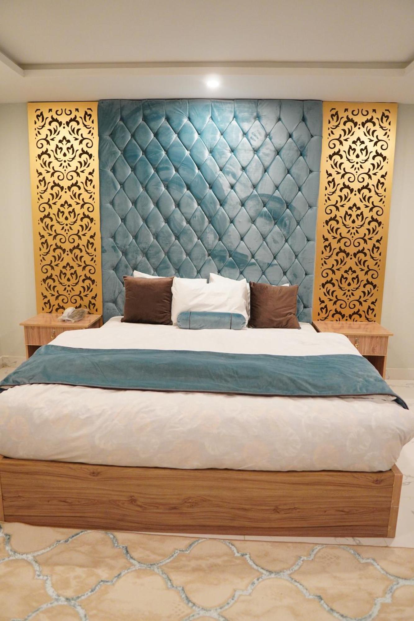 Nueva Hotel Islamabad Bagian luar foto