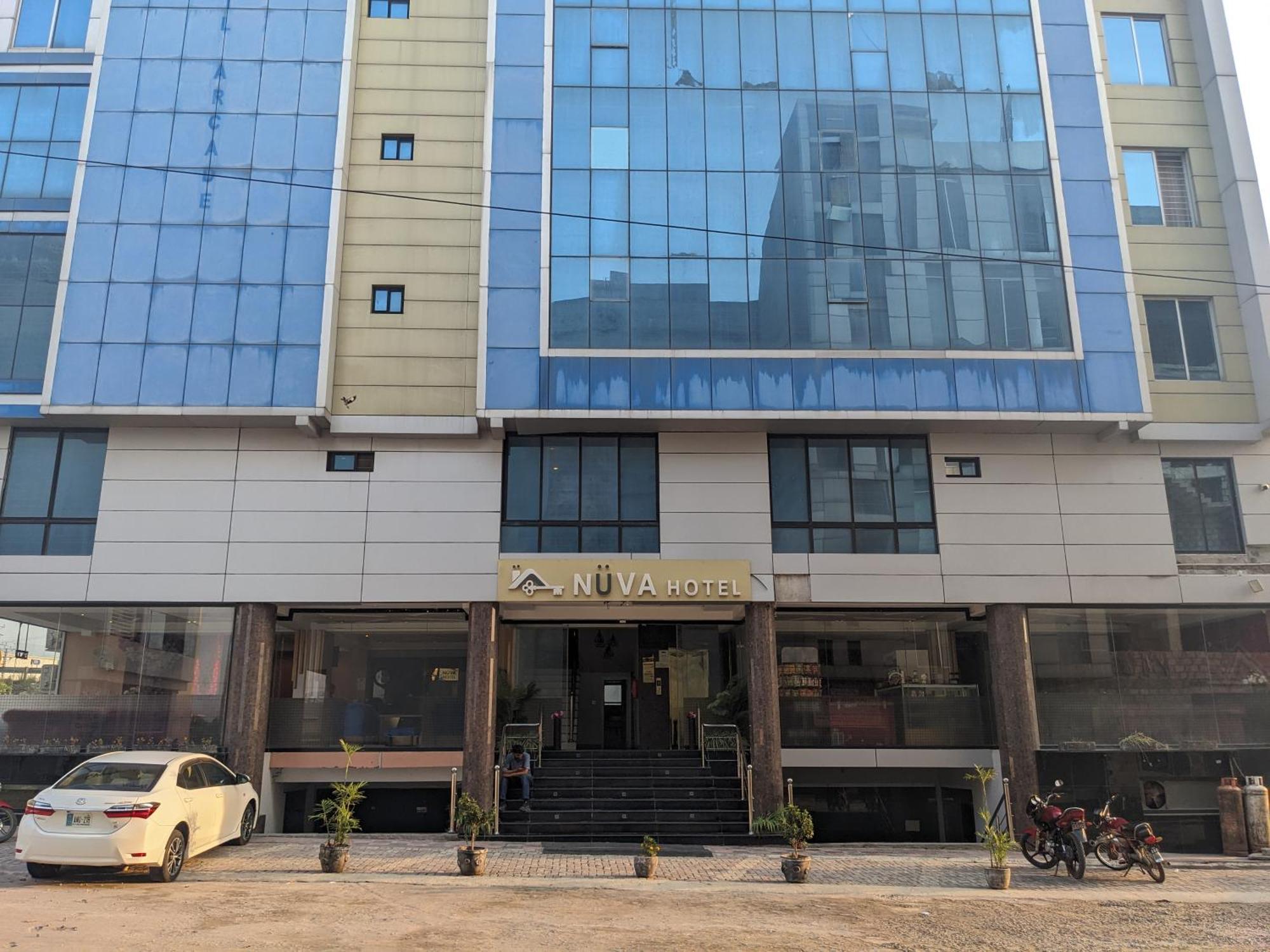 Nueva Hotel Islamabad Bagian luar foto