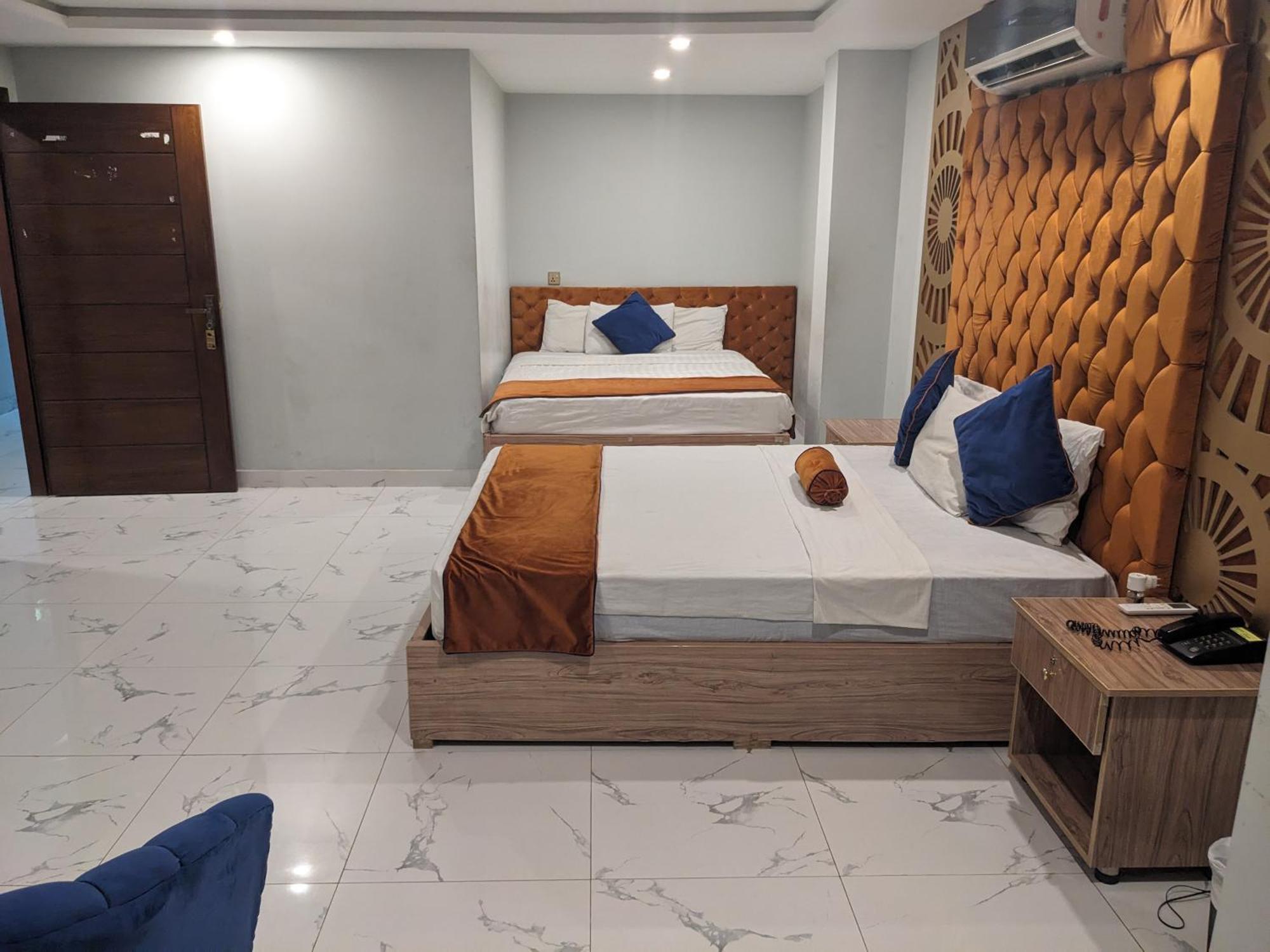 Nueva Hotel Islamabad Bagian luar foto
