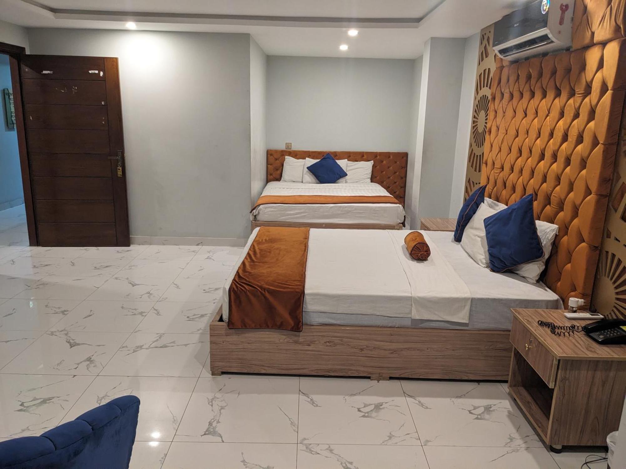 Nueva Hotel Islamabad Bagian luar foto
