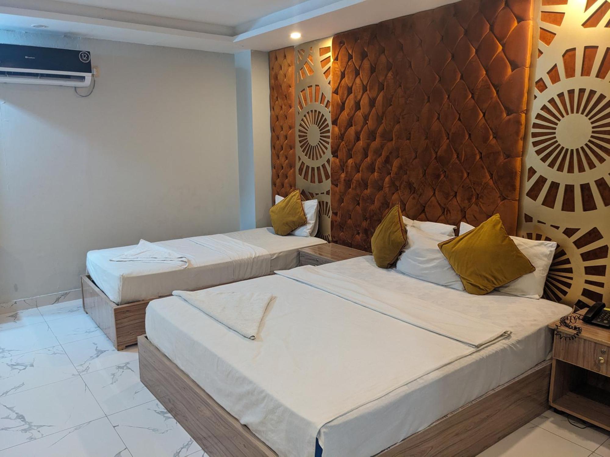 Nueva Hotel Islamabad Bagian luar foto
