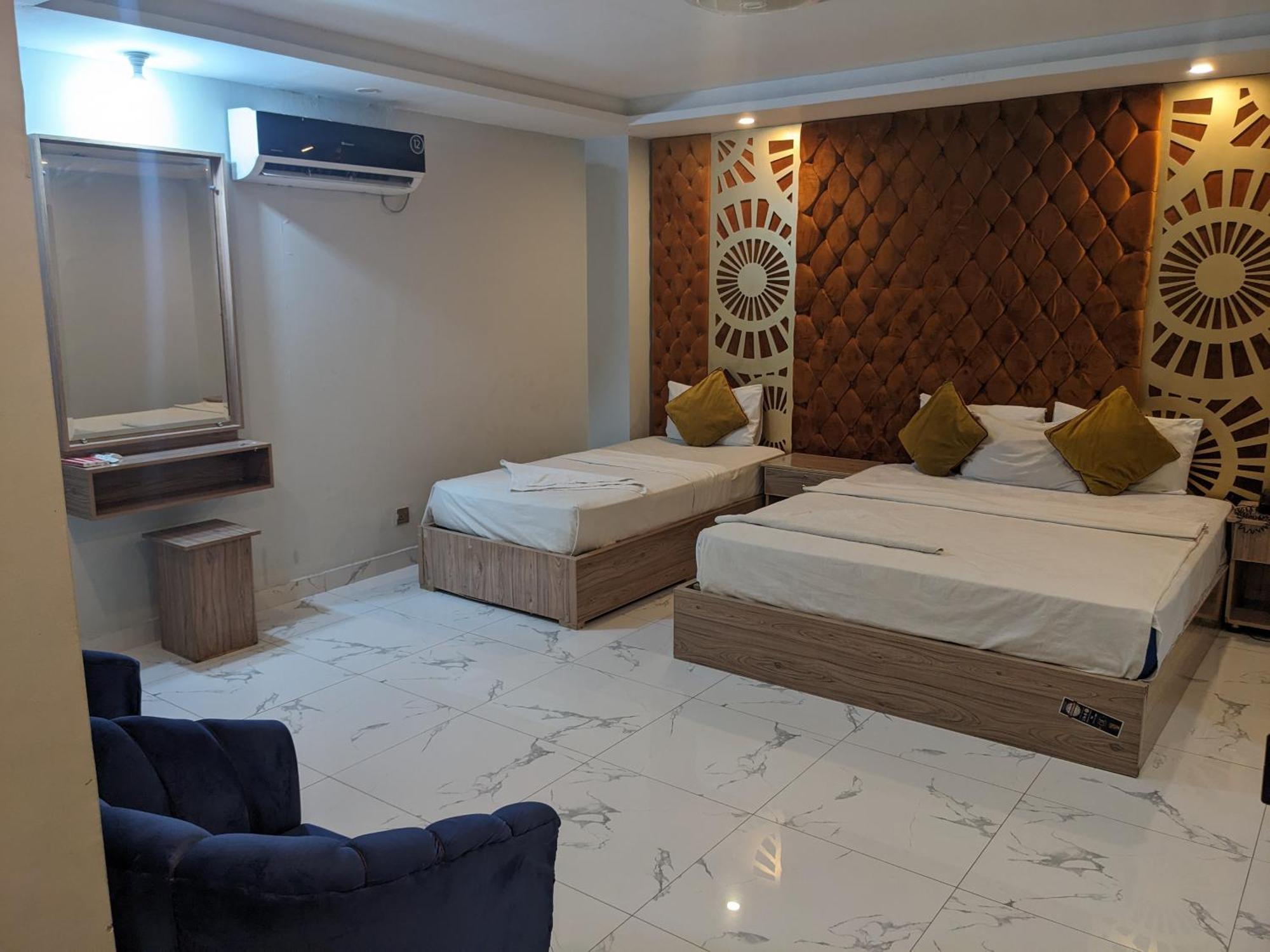 Nueva Hotel Islamabad Bagian luar foto